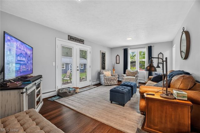 15000 S Crestwood Drive, Middlefield, OH 44062
