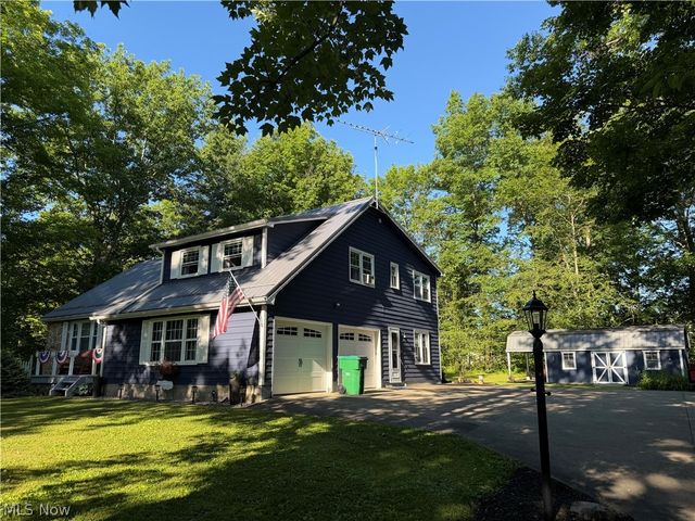 15000 S Crestwood Drive, Middlefield, OH 44062