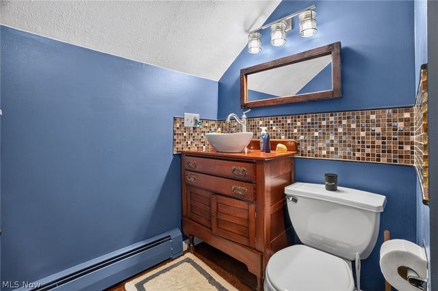 15000 S Crestwood Drive, Middlefield, OH 44062