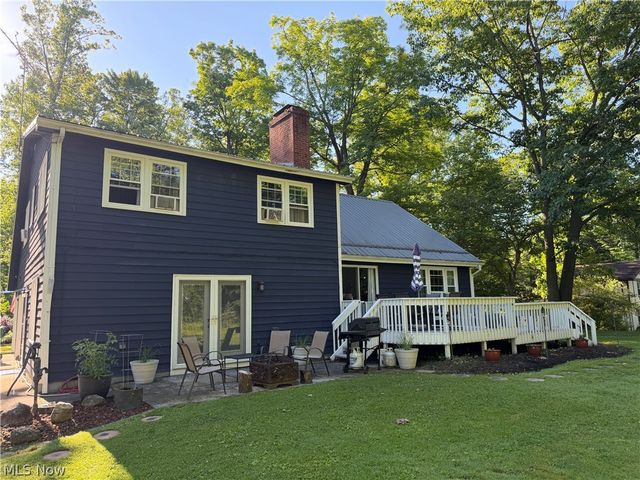 15000 S Crestwood Drive, Middlefield, OH 44062