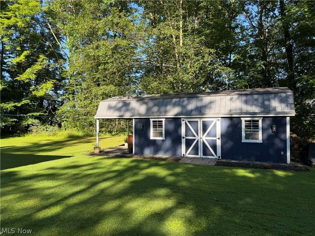 15000 S Crestwood Drive, Middlefield, OH 44062