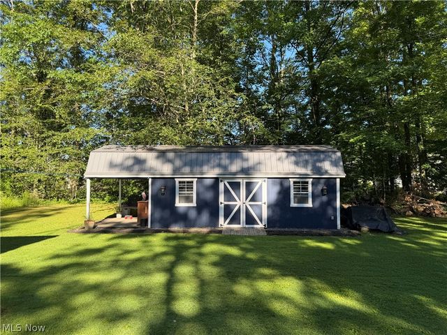 15000 S Crestwood Drive, Middlefield, OH 44062