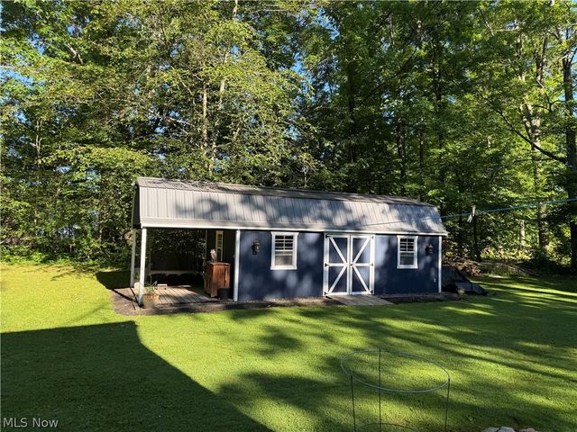 15000 S Crestwood Drive, Middlefield, OH 44062