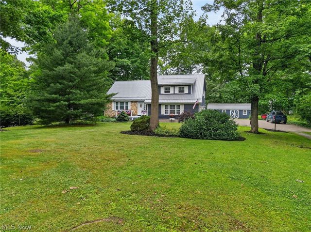 15000 S Crestwood Drive, Middlefield, OH 44062