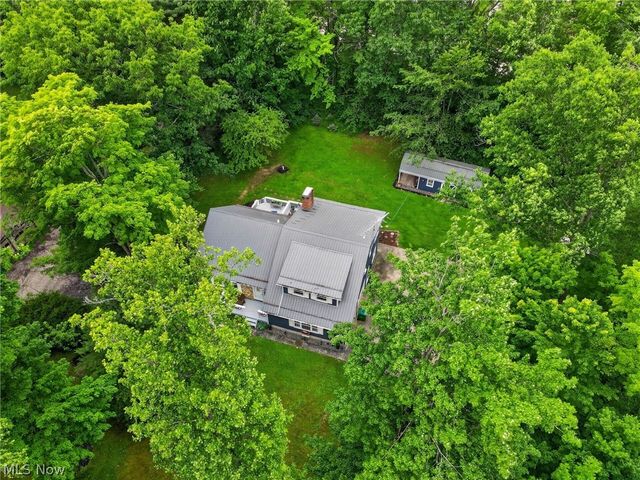 15000 S Crestwood Drive, Middlefield, OH 44062