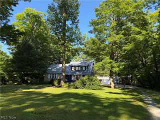 15000 S Crestwood Drive, Middlefield, OH 44062