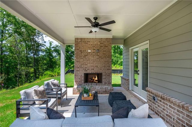 5570 Overview Drive, Flowery Branch, GA 30542