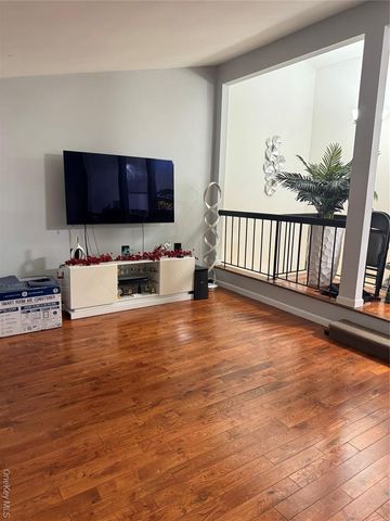 411 121st Street 12, College Point, NY 11356