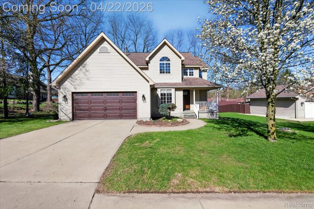 410 Bent Oak Street, Fenton, MI 48430