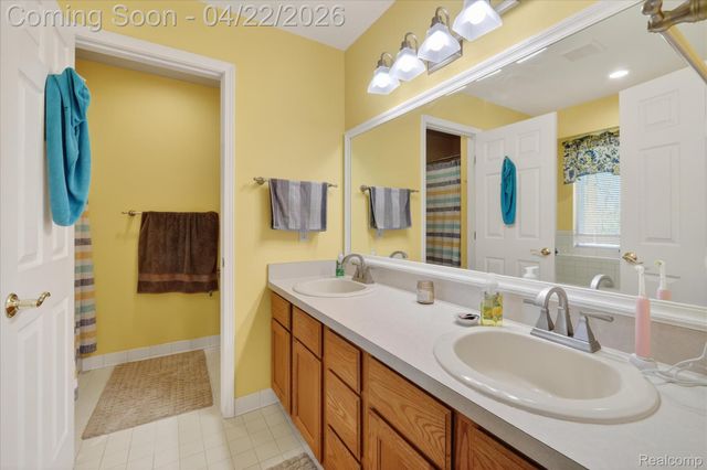 410 Bent Oak Street, Fenton, MI 48430