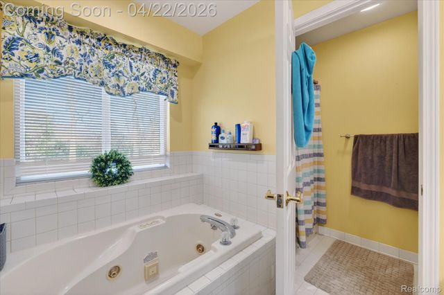 410 Bent Oak Street, Fenton, MI 48430
