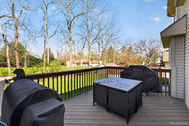 410 Bent Oak Street, Fenton, MI 48430