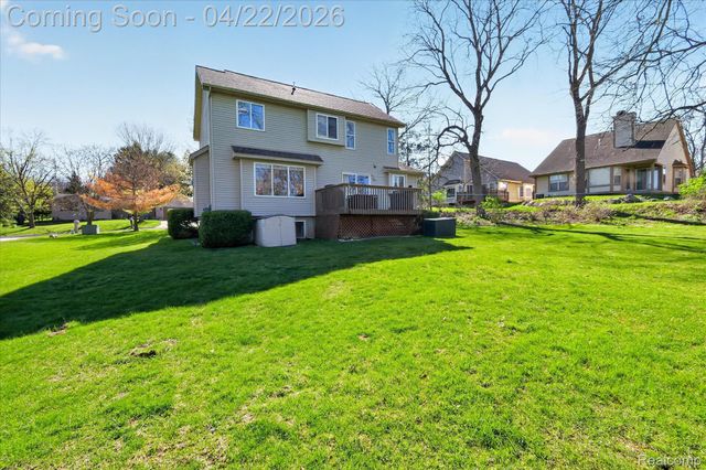 410 Bent Oak Street, Fenton, MI 48430