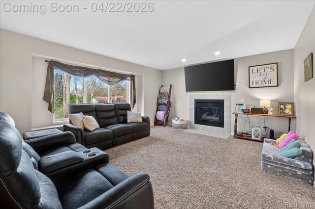410 Bent Oak Street, Fenton, MI 48430