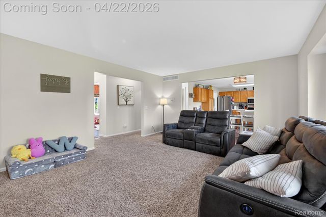 410 Bent Oak Street, Fenton, MI 48430