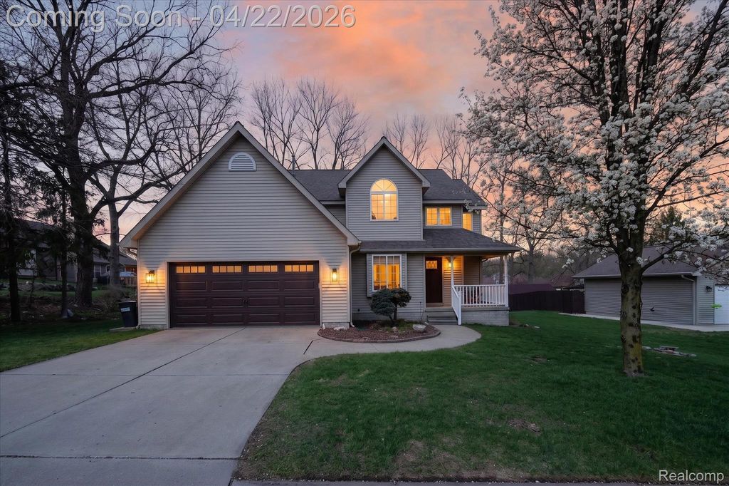 410 Bent Oak Street, Fenton, MI 48430