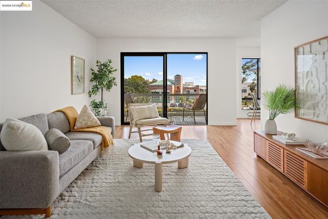 1 Captain DR D360, Emeryville, CA 94608
