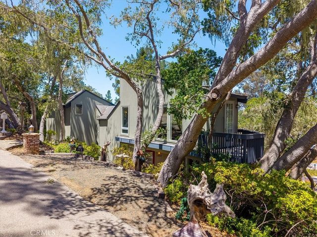 1987 Dorking Avenue, Cambria, CA 93428