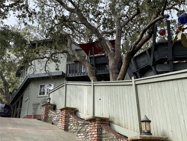 1987 Dorking Avenue, Cambria, CA 93428
