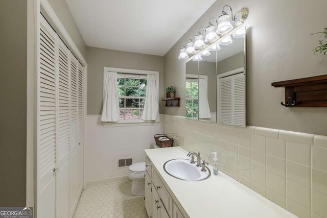 530 Westview Drive, Athens, GA 30606