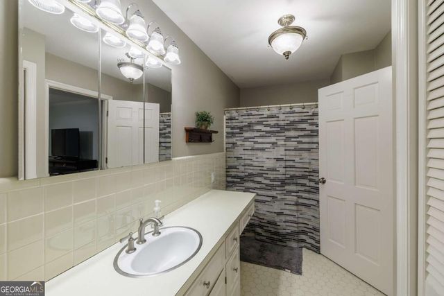 530 Westview Drive, Athens, GA 30606