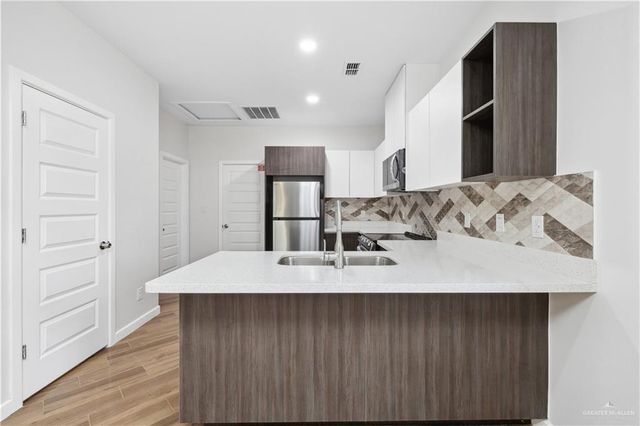 4666 W Huckleberry Street, Edinburg, TX 78541