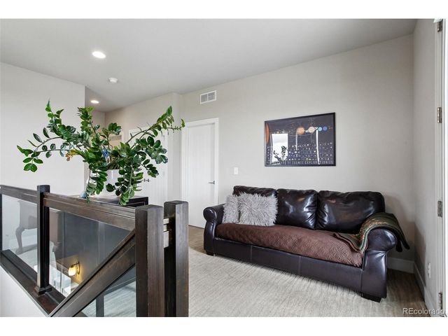 5548 Valentia Ct, Denver, CO 80238