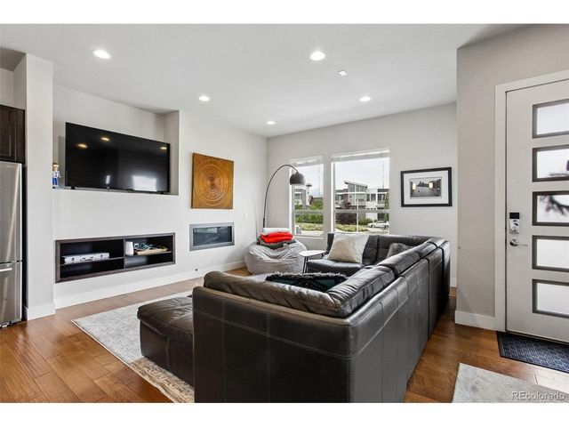 5548 Valentia Ct, Denver, CO 80238