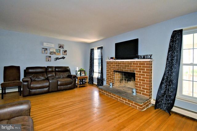 109 OLD AIRPORT RD, Douglassville, PA 19518