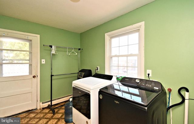 109 OLD AIRPORT RD, Douglassville, PA 19518