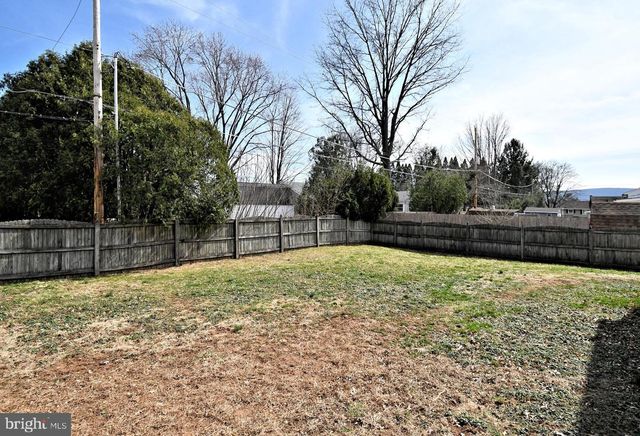 109 OLD AIRPORT RD, Douglassville, PA 19518