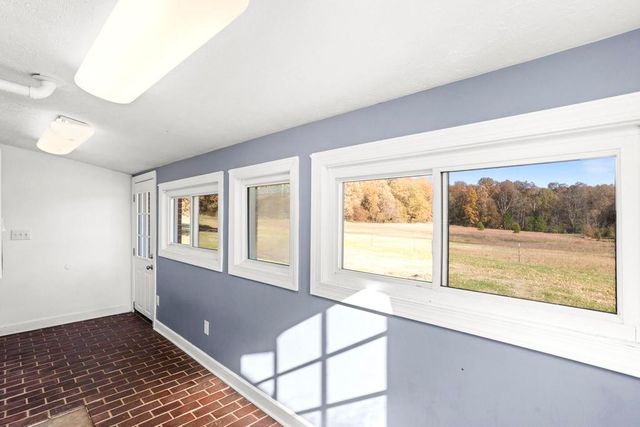 620 Cook Rd, Portland, TN 37148