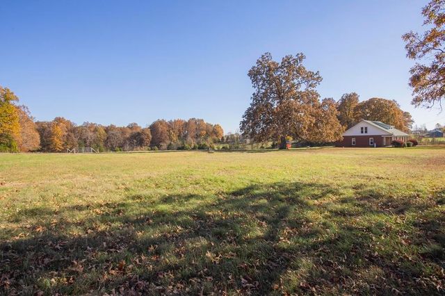 620 Cook Rd, Portland, TN 37148