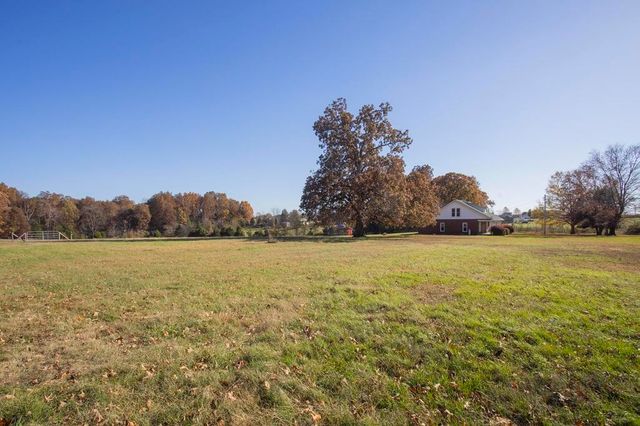 620 Cook Rd, Portland, TN 37148