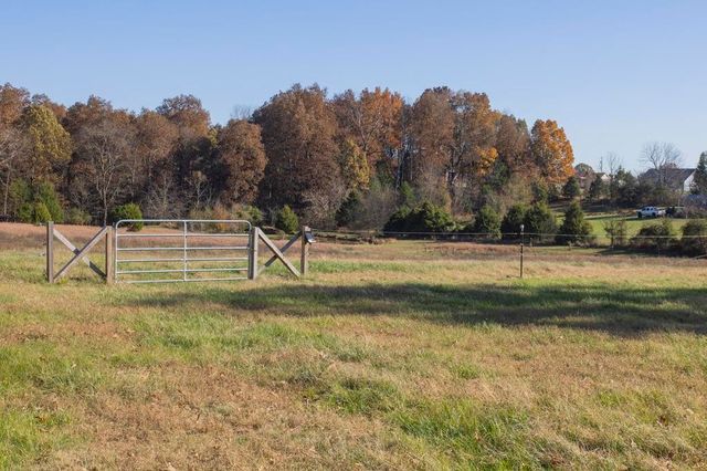 620 Cook Rd, Portland, TN 37148