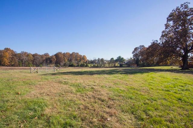 620 Cook Rd, Portland, TN 37148