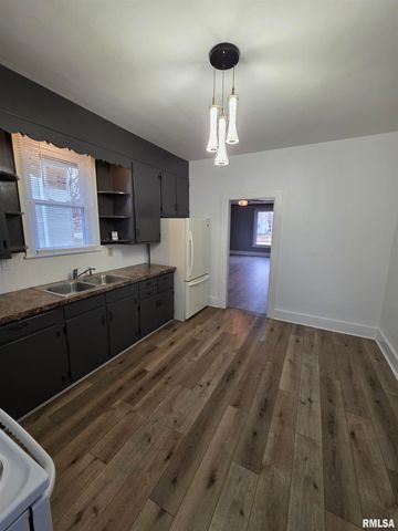 413 12TH Avenue, Fulton, IL 61252