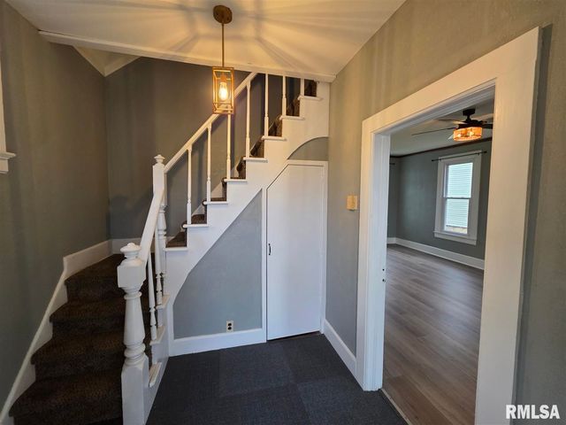 413 12TH Avenue, Fulton, IL 61252