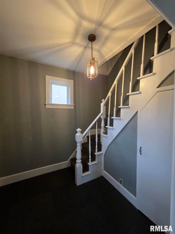 413 12TH Avenue, Fulton, IL 61252