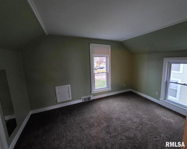 413 12TH Avenue, Fulton, IL 61252