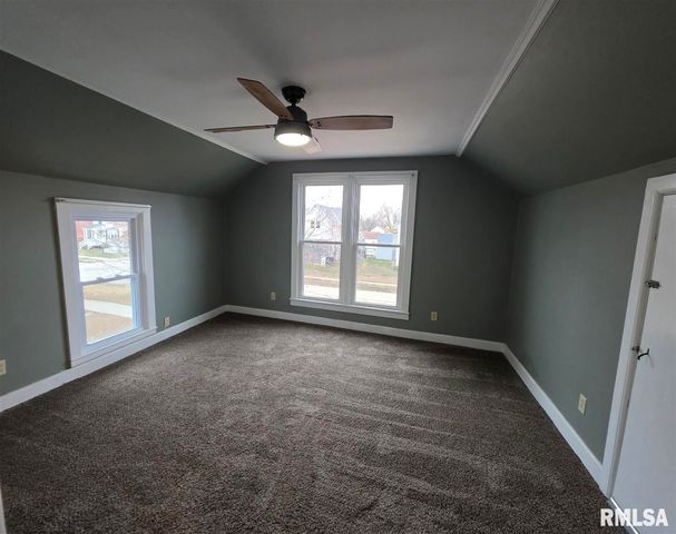 413 12TH Avenue, Fulton, IL 61252