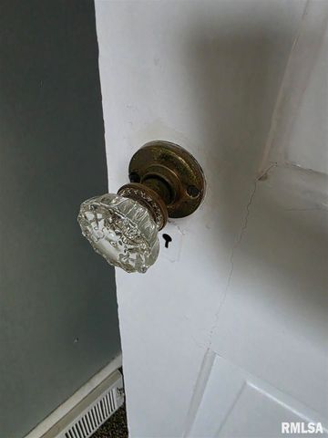 413 12TH Avenue, Fulton, IL 61252