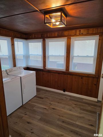 413 12TH Avenue, Fulton, IL 61252