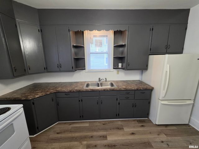 413 12TH Avenue, Fulton, IL 61252