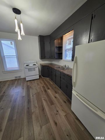 413 12TH Avenue, Fulton, IL 61252