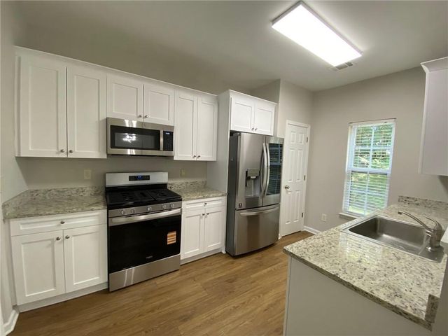 677 Kenridge Drive, Suwanee, GA 30024