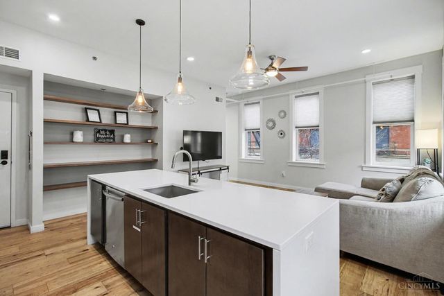 35 E 13th Street, Cincinnati, OH 45202