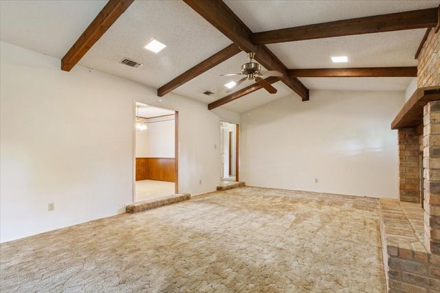 357 S Lindenwood, Hewitt, TX 76643