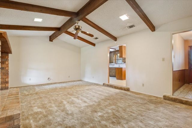 357 S Lindenwood, Hewitt, TX 76643