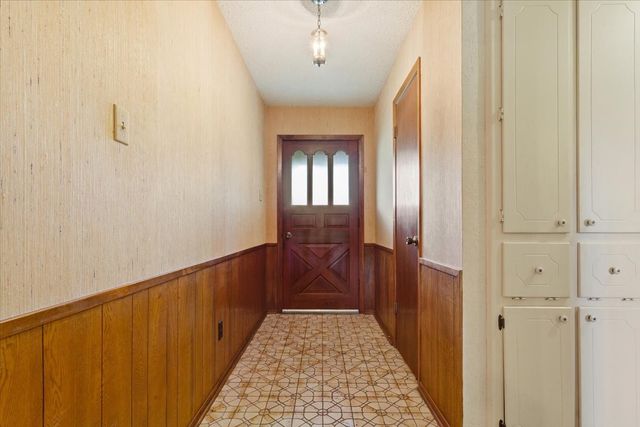 357 S Lindenwood, Hewitt, TX 76643